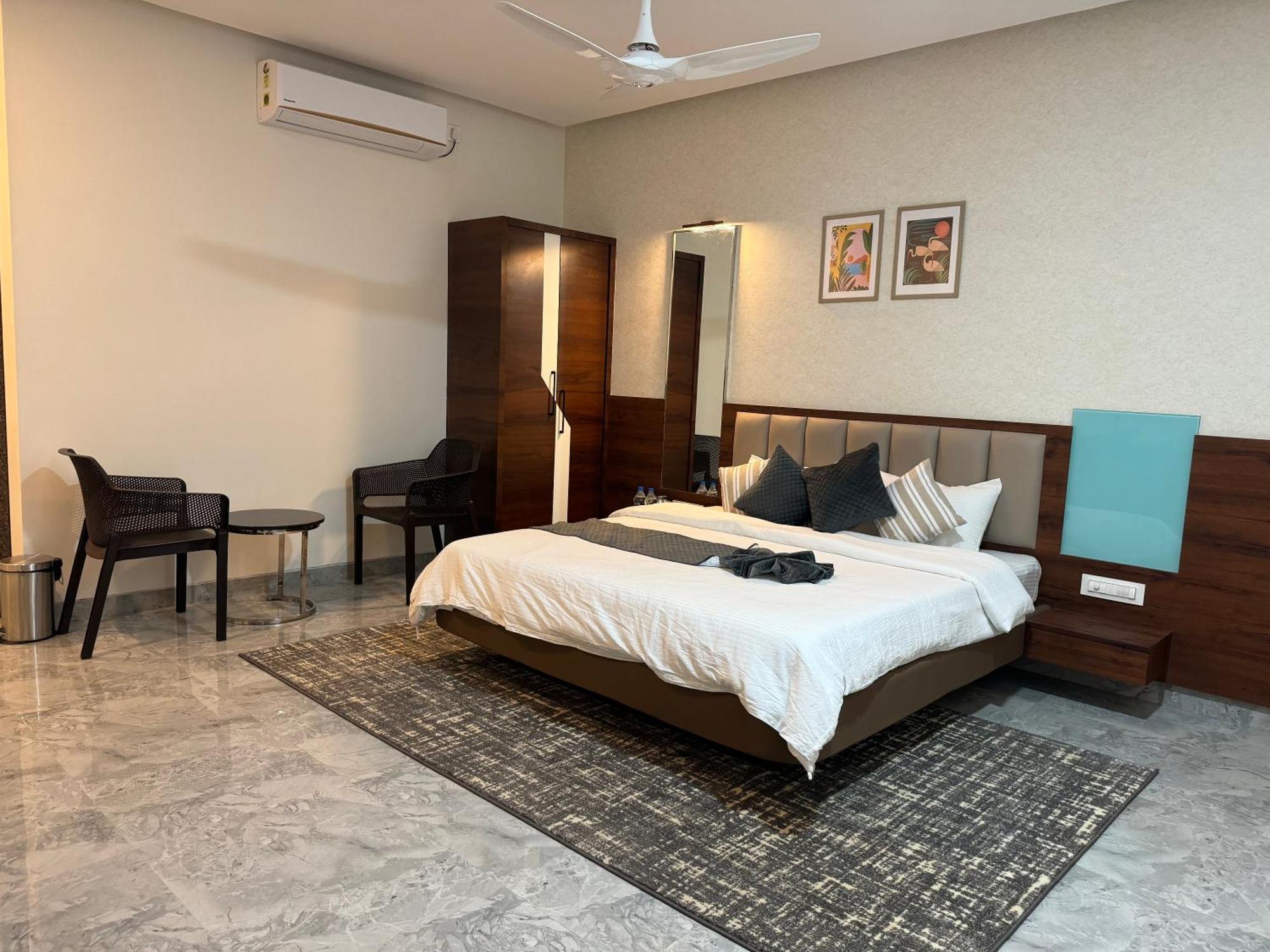 Aqualina Hotel Bhogwe ภายนอก รูปภาพ