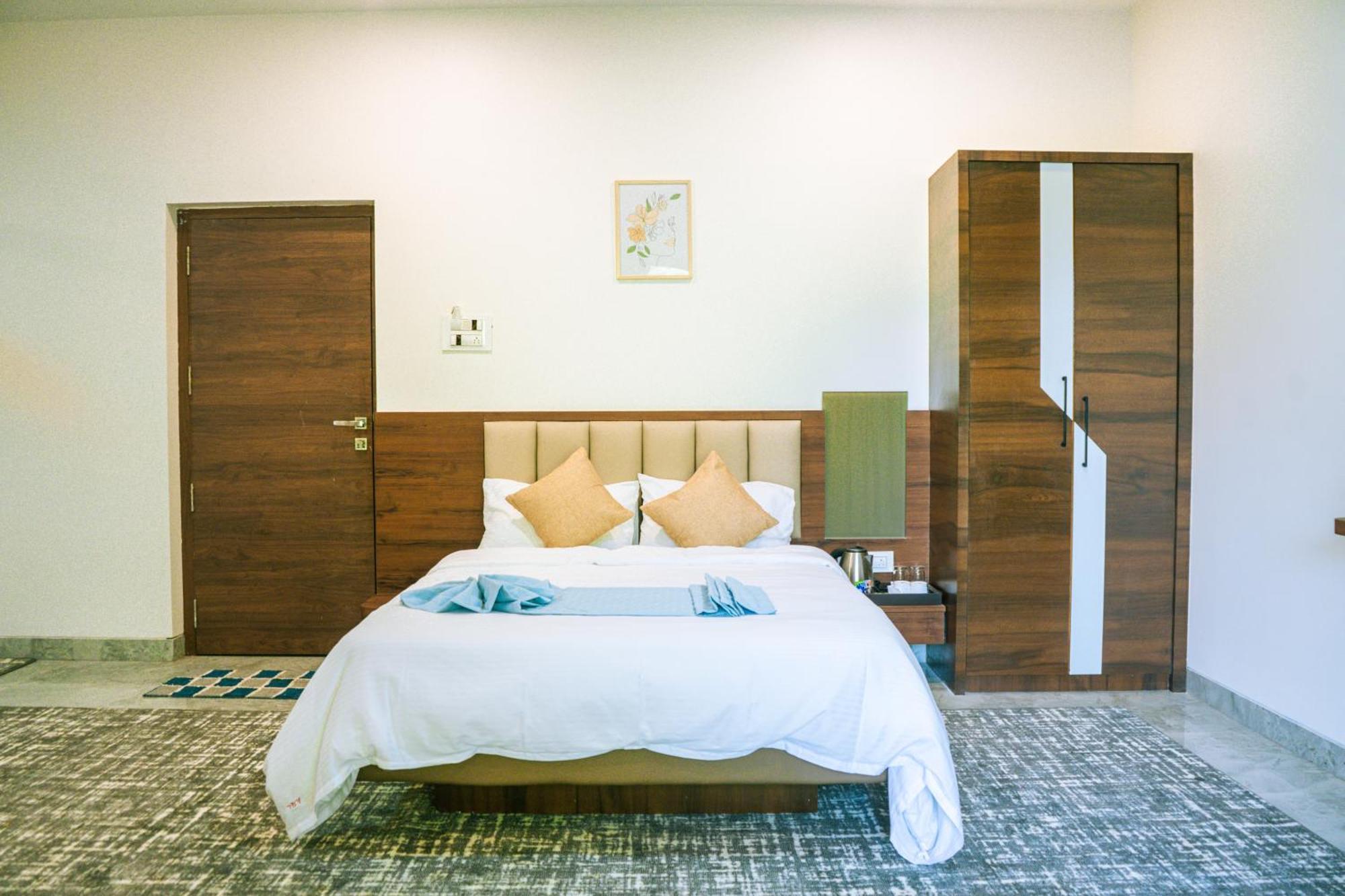 Aqualina Hotel Bhogwe ภายนอก รูปภาพ