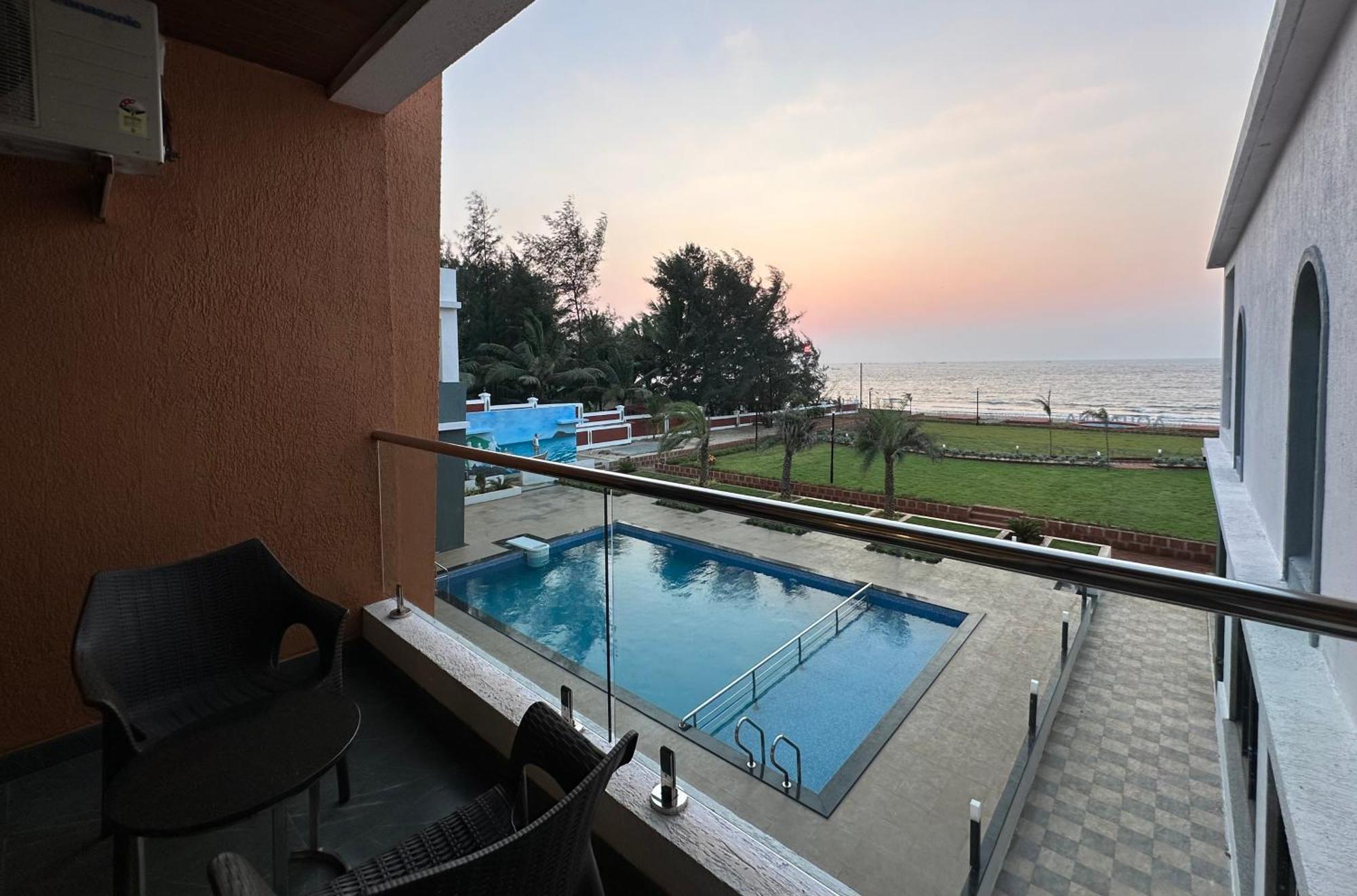 Aqualina Hotel Bhogwe ภายนอก รูปภาพ